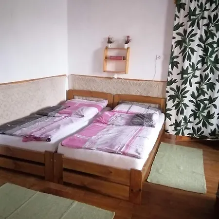 Var-lak Vendeghaz Holiday home Fuzer